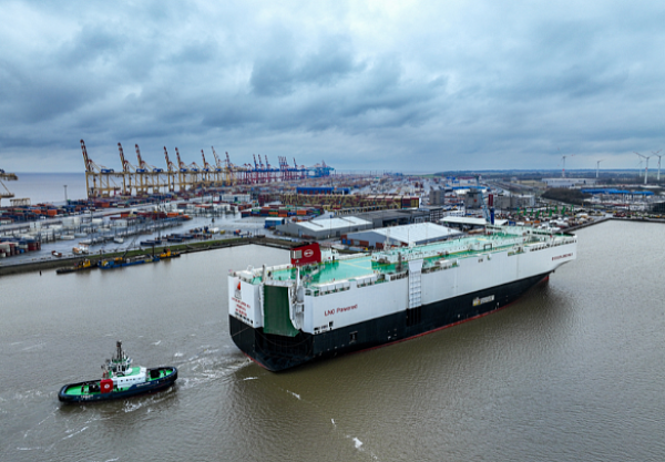 Einlaufen Schiff in Bremerhaven